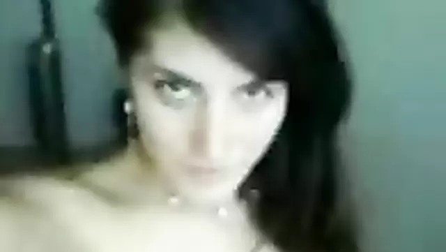 Kırgızistanlı ateşli hatunun solo şovu