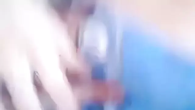 Güzel Kırgız karı ev yapımı porno